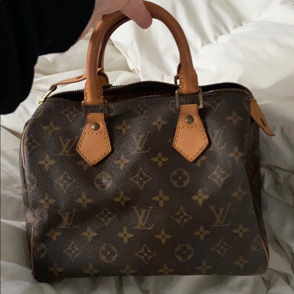 Louis Vuitton Speedy 25